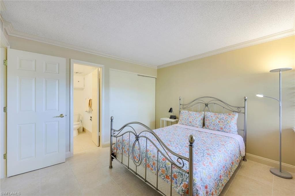 1057 Forest Lakes Dr 1209, Naples, FL 34105-18