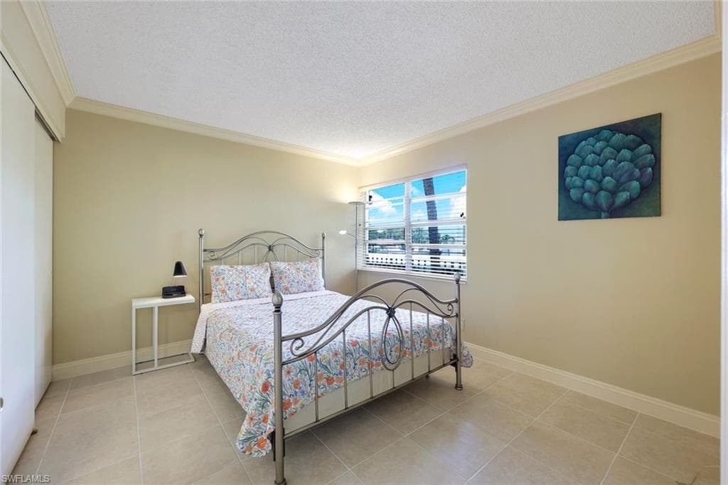 1057 Forest Lakes Dr 1209, Naples, FL 34105-19