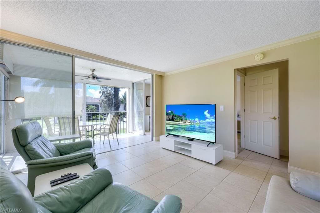 1057 Forest Lakes Dr 1209, Naples, FL 34105-8
