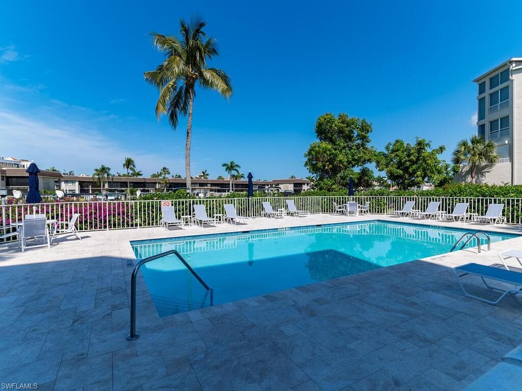 900 Collier Ct 106, Marco Island, FL 34145-17