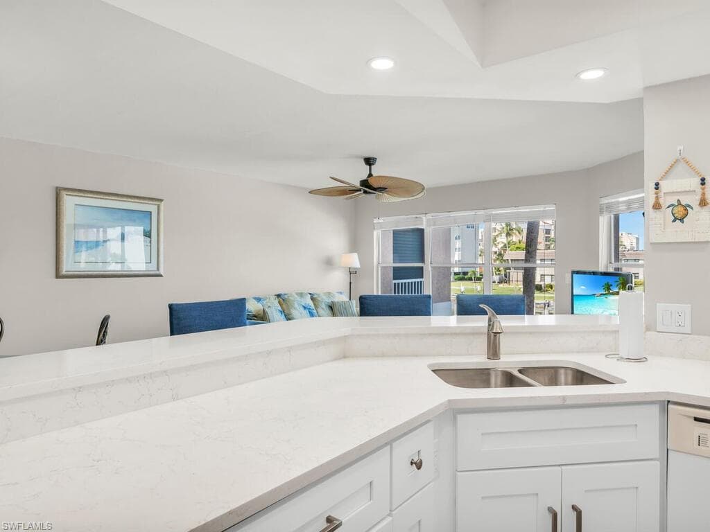 900 Collier Ct 106, Marco Island, FL 34145-19