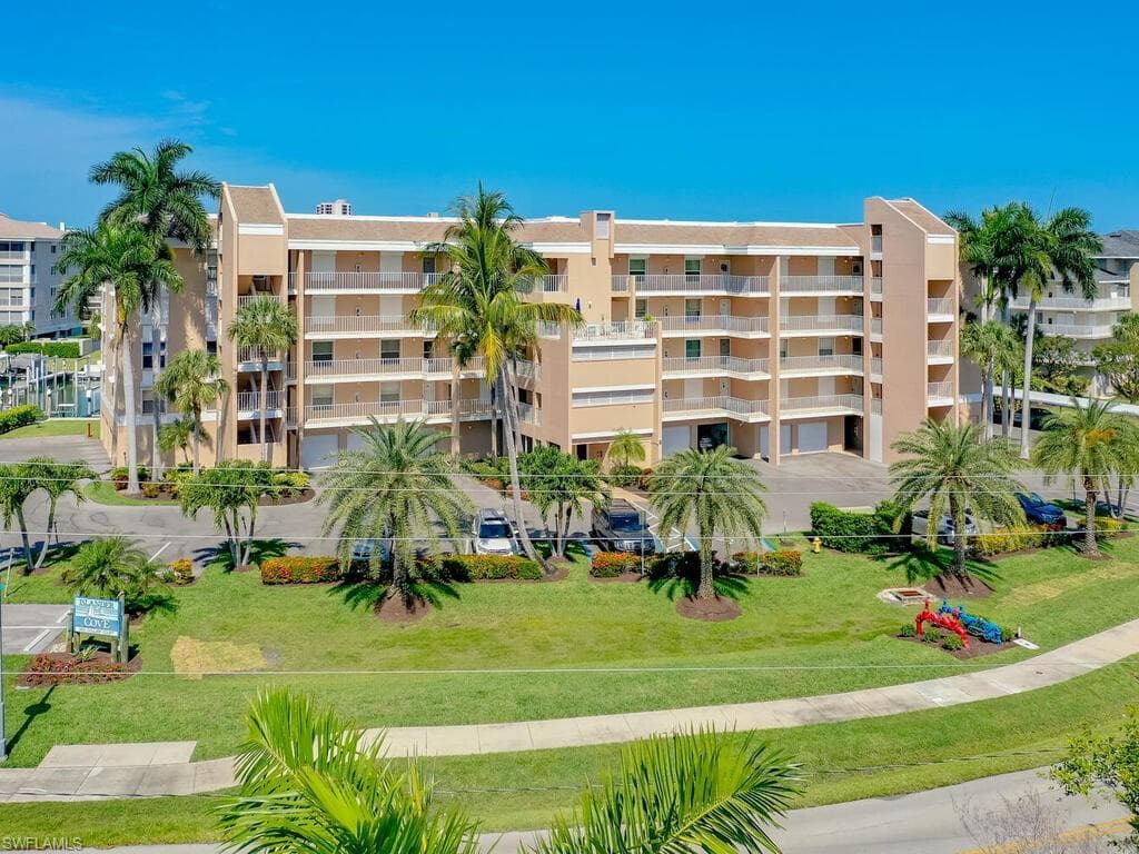 900 Collier Ct 106, Marco Island, FL 34145-28