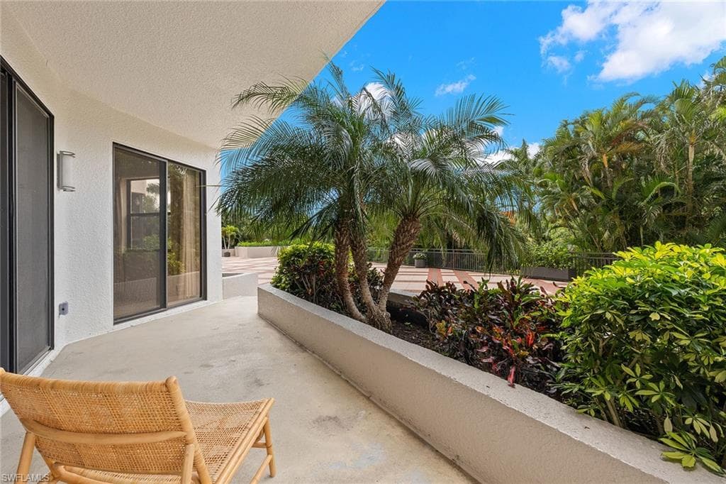 6075 Pelican Bay Blvd 104, Naples, FL 34108-11