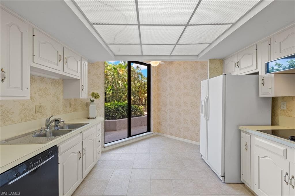 6075 Pelican Bay Blvd 104, Naples, FL 34108-14