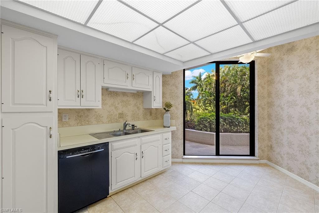 6075 Pelican Bay Blvd 104, Naples, FL 34108-15