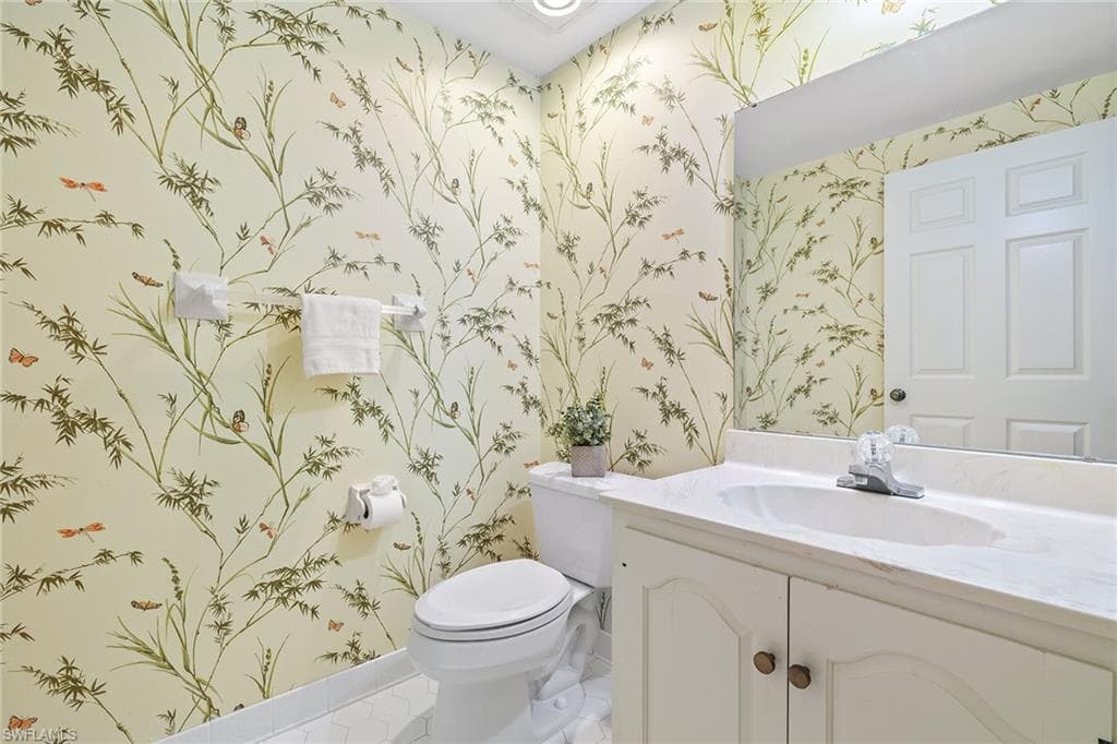 6075 Pelican Bay Blvd 104, Naples, FL 34108-21