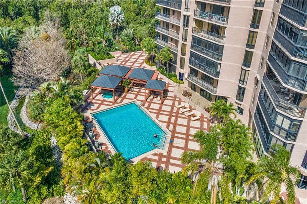 6075 Pelican Bay Blvd 104, Naples, FL 34108-35