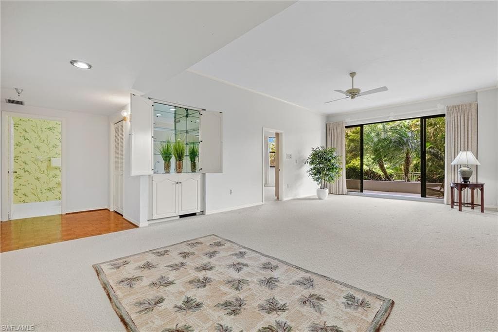 6075 Pelican Bay Blvd 104, Naples, FL 34108-5