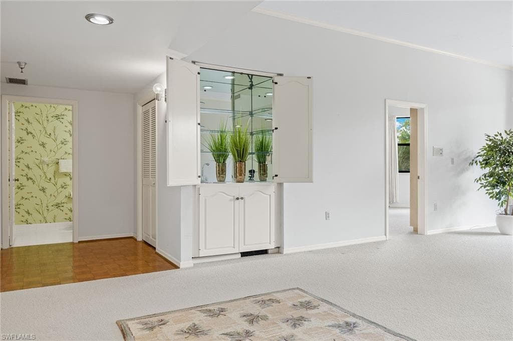 6075 Pelican Bay Blvd 104, Naples, FL 34108-6