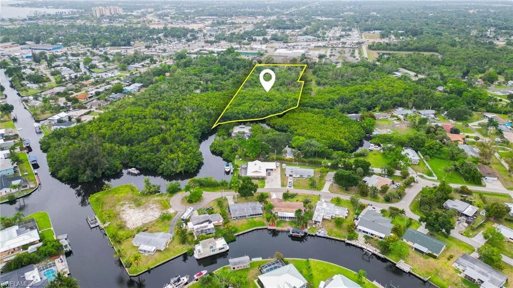 1350 Lavin Ln, North Fort Myers, FL 33917-9