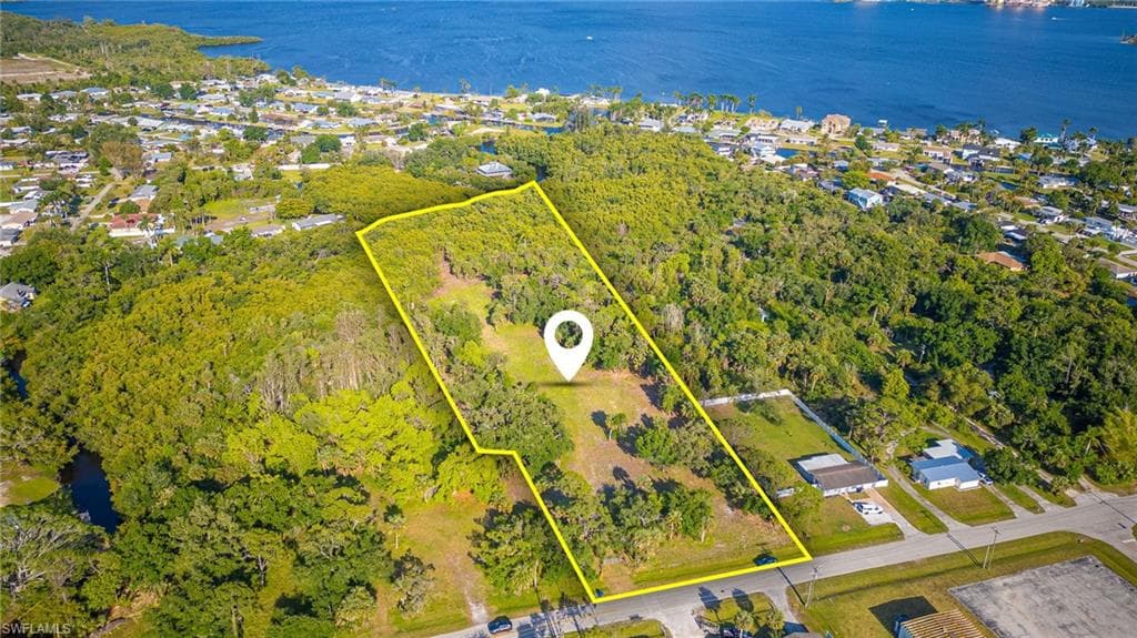 1350 Lavin Ln, North Fort Myers, FL 33917-4