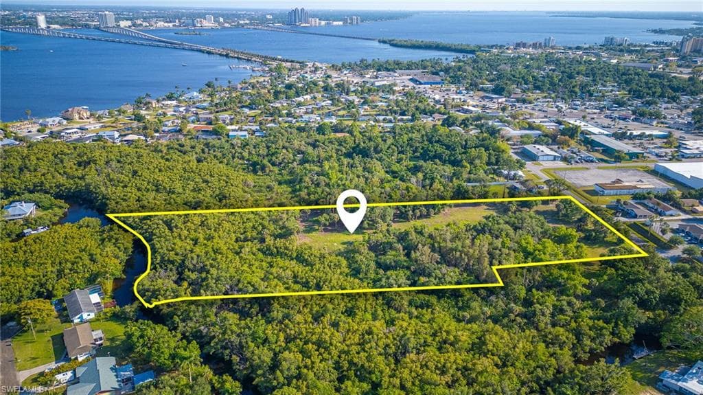 1350 Lavin Ln, North Fort Myers, FL 33917-6