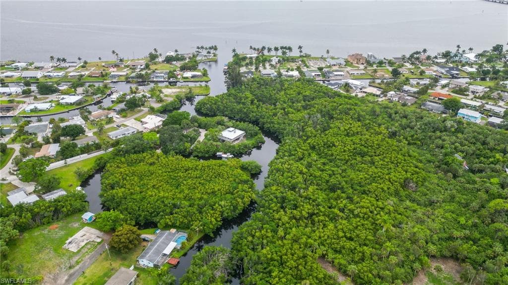 1350 Lavin Ln, North Fort Myers, FL 33917-8