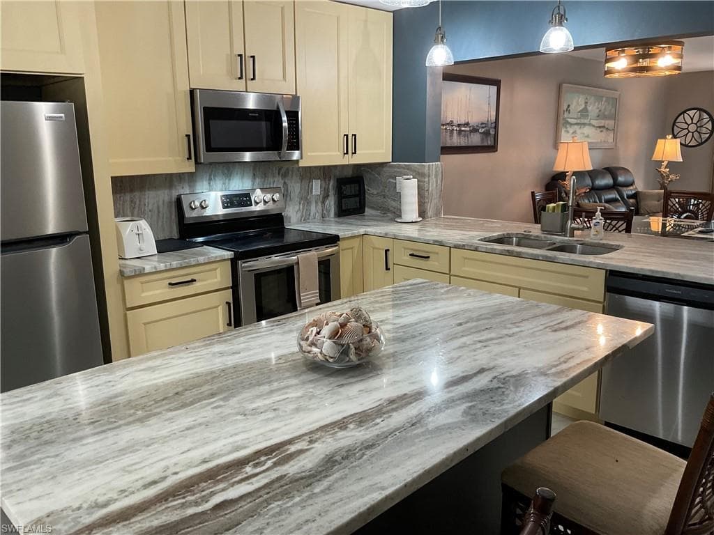 12170 Kelly Sands Way 705, Fort Myers, FL 33908-1