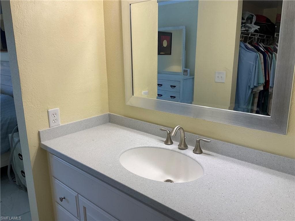 12170 Kelly Sands Way 705, Fort Myers, FL 33908-25