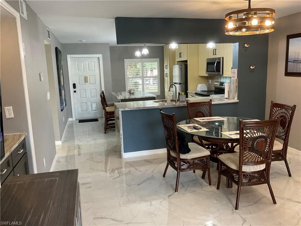 12170 Kelly Sands Way 705, Fort Myers, FL 33908-6