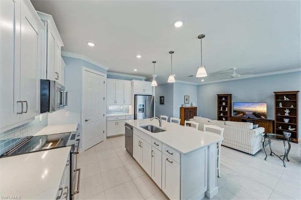 14517 Stern Way, Naples, FL 34114-9