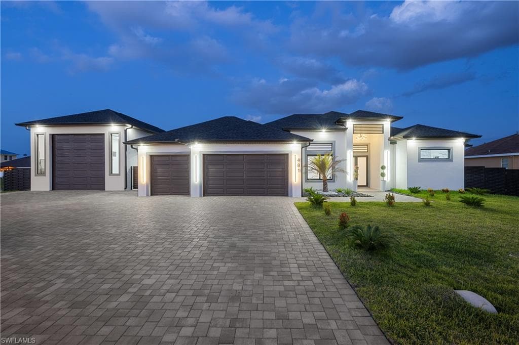 401 Nelson Rd N, Cape Coral, FL 33993-3