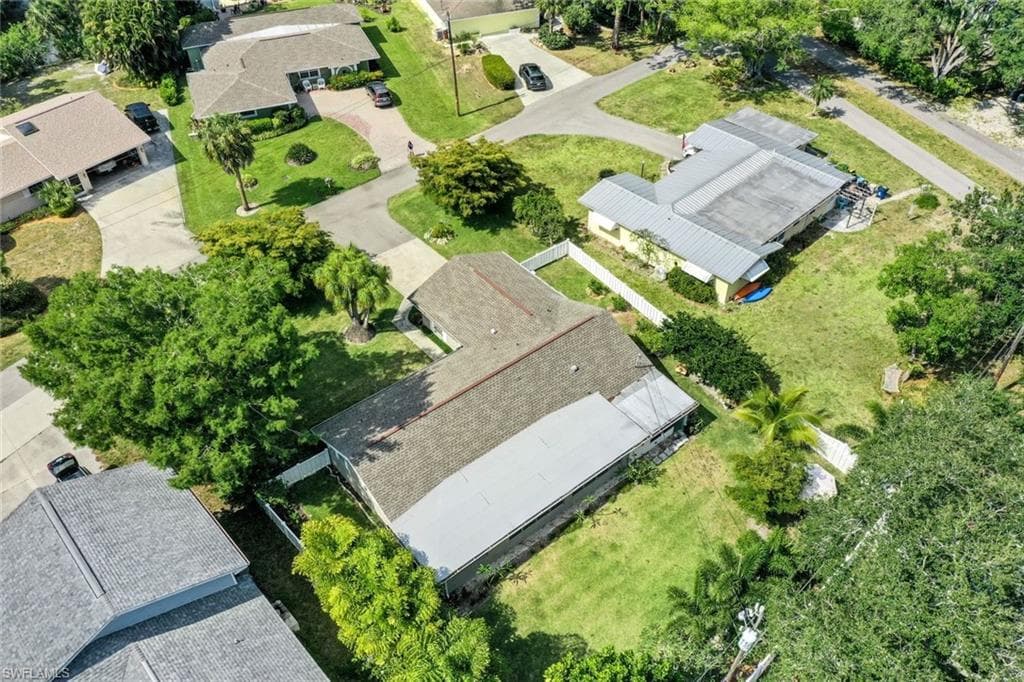10320 River Dr, Bonita Springs, FL 34135-33