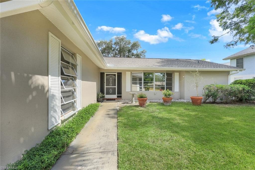 10320 River Dr, Bonita Springs, FL 34135-3