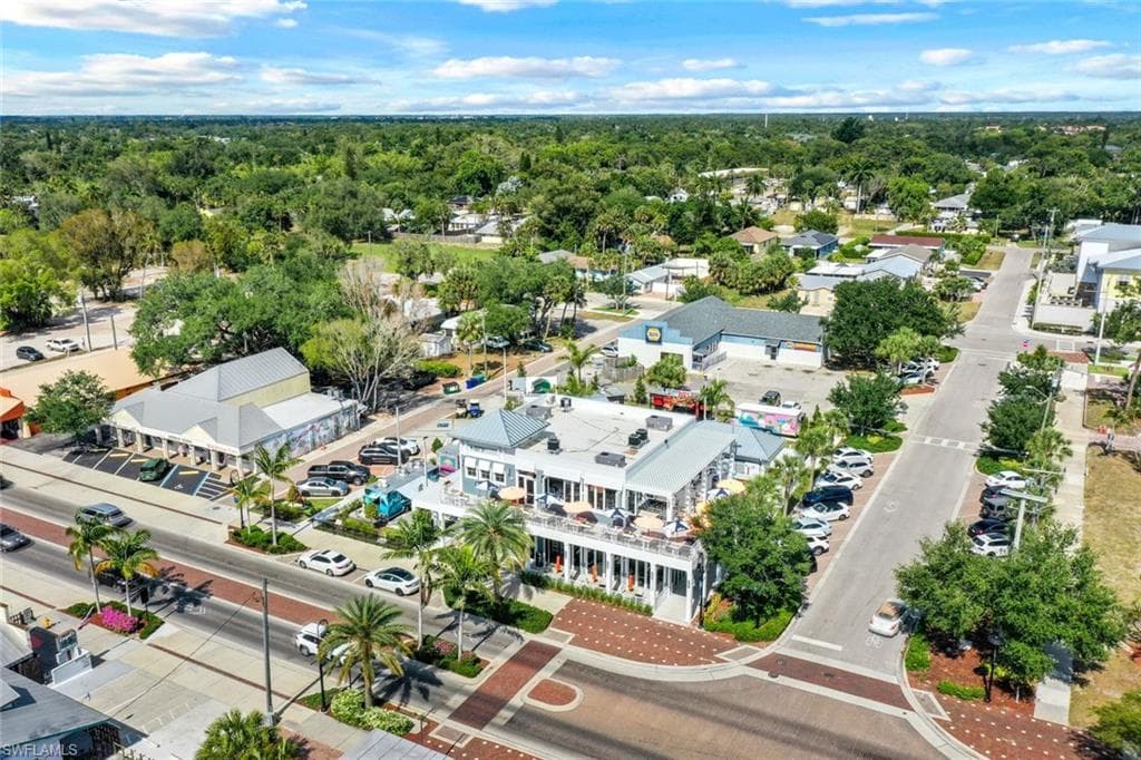 10320 River Dr, Bonita Springs, FL 34135-39
