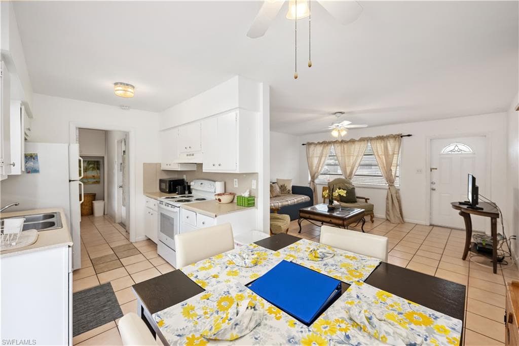 1194 Hilltop Dr, Naples, FL 34103-4