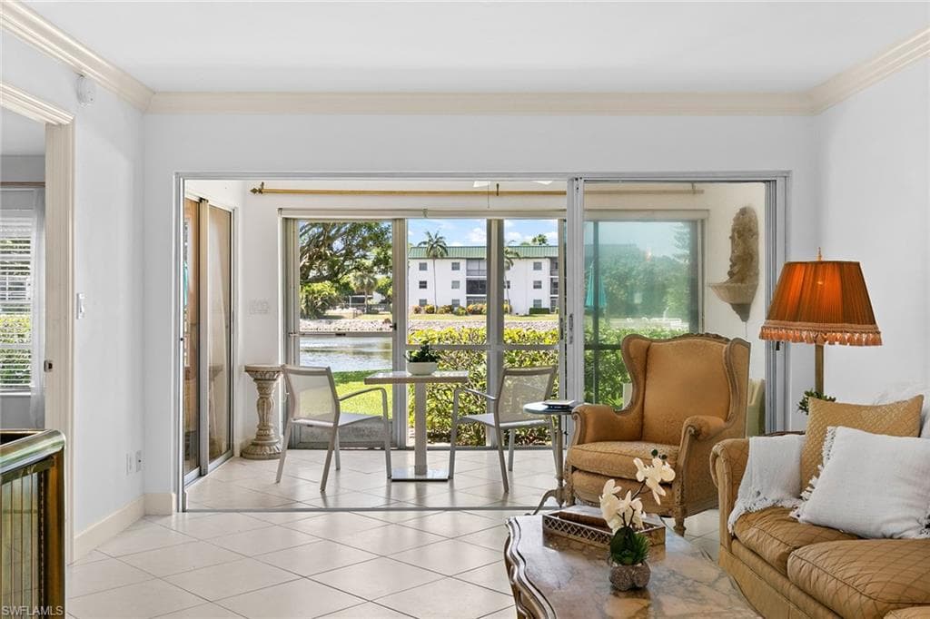 3055 Riviera Dr 103, Naples, FL 34103-9
