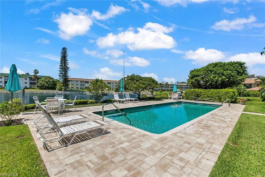 3055 Riviera Dr 103, Naples, FL 34103-16