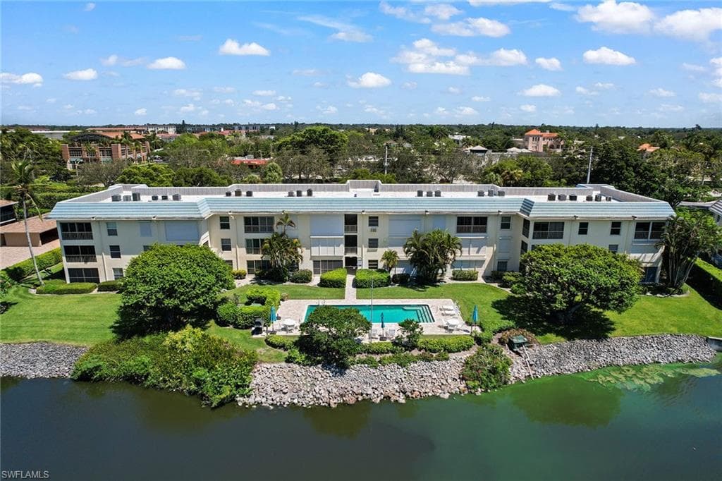 3055 Riviera Dr 103, Naples, FL 34103-1