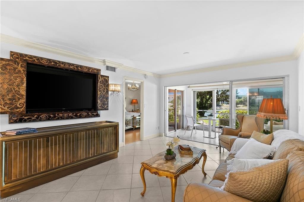 3055 Riviera Dr 103, Naples, FL 34103-7