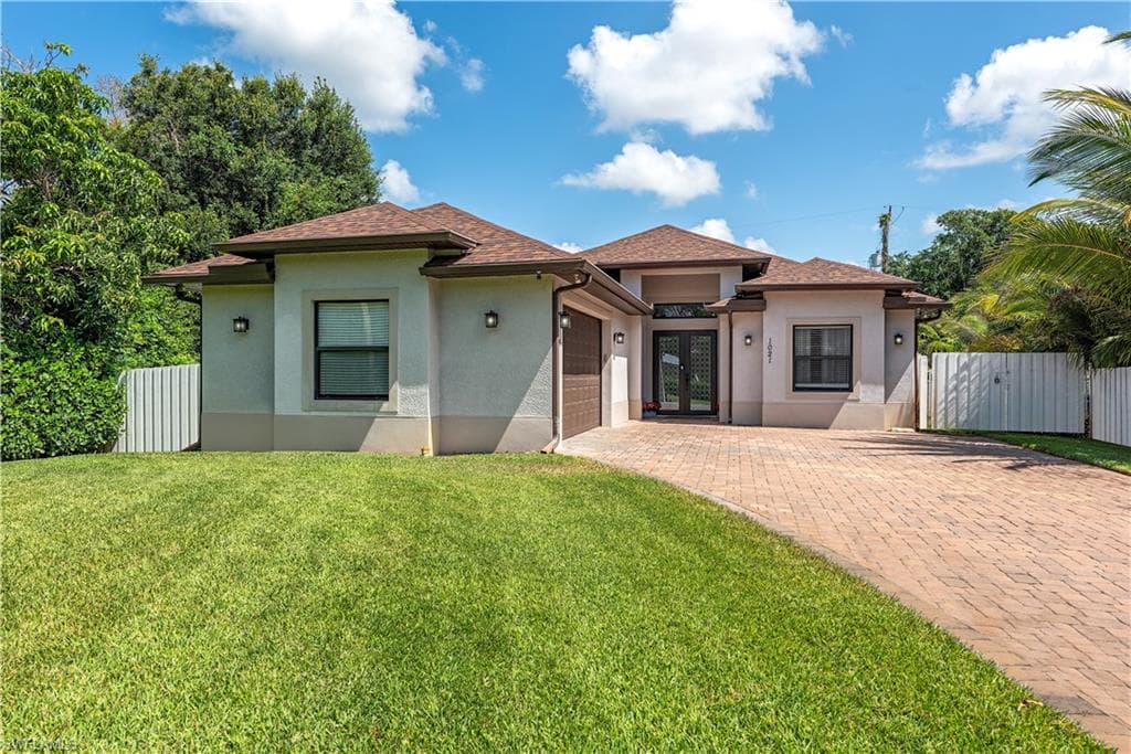 1021 Creech Rd, Naples, FL 34103-1