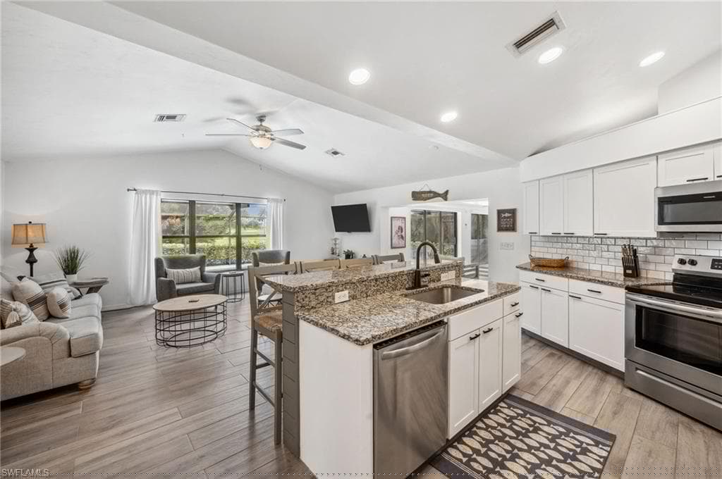 118 Palmetto Dunes Cir, Naples, FL 34113-9