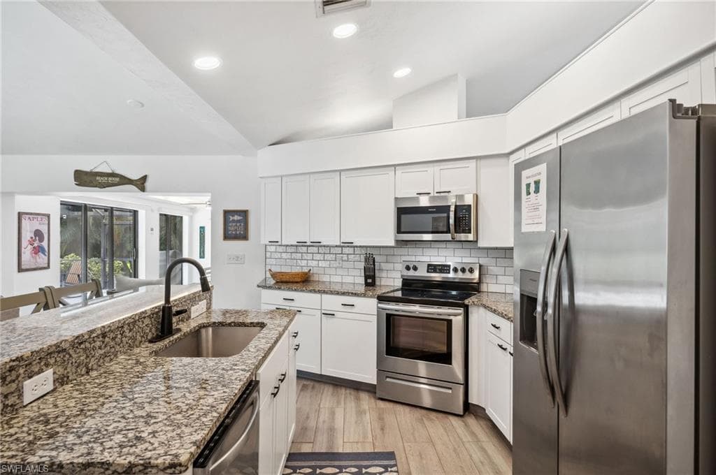 118 Palmetto Dunes Cir, Naples, FL 34113-12