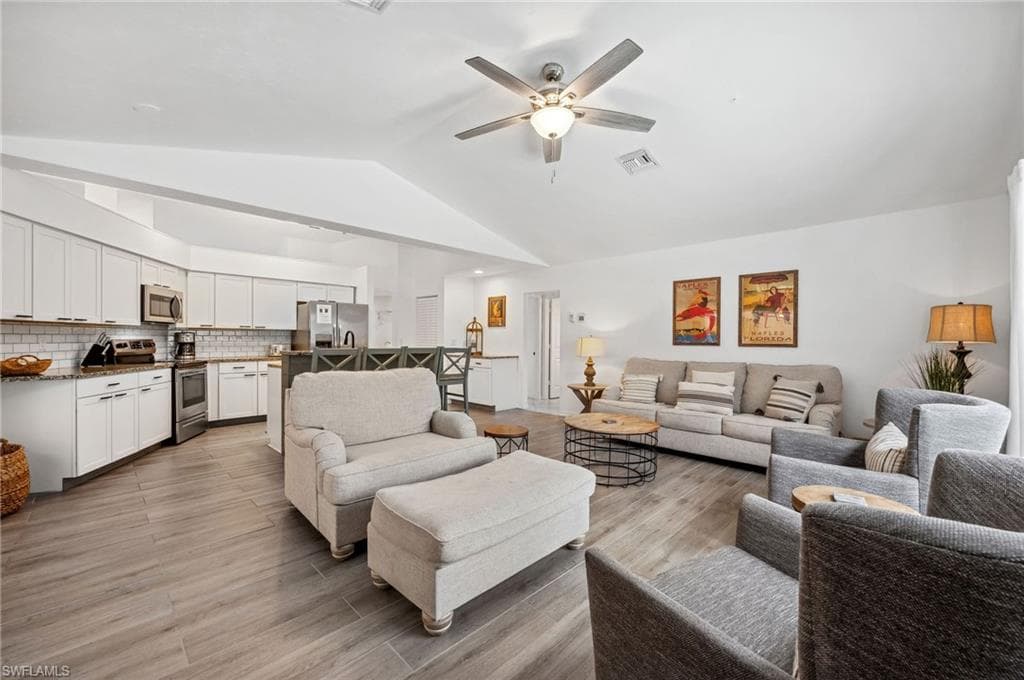 118 Palmetto Dunes Cir, Naples, FL 34113-15