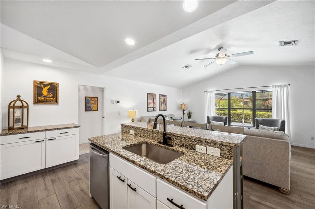 118 Palmetto Dunes Cir, Naples, FL 34113-8