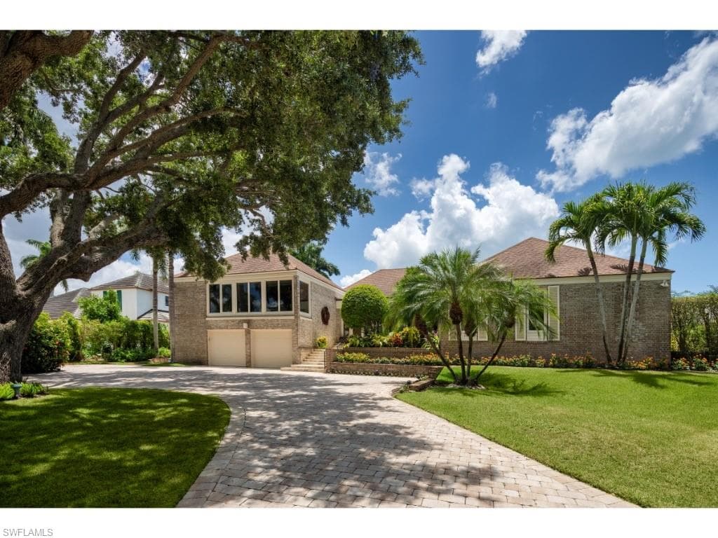 2610 Half Moon Walk, Naples, FL 34102-1