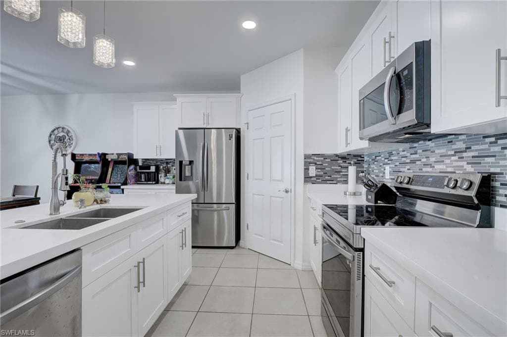 1626 6th Ave, Cape Coral, FL 33991-14