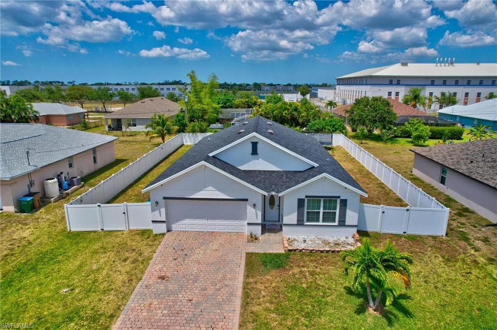 1626 6th Ave, Cape Coral, FL 33991-2
