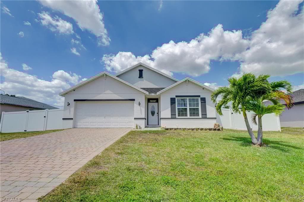 1626 6th Ave, Cape Coral, FL 33991-3