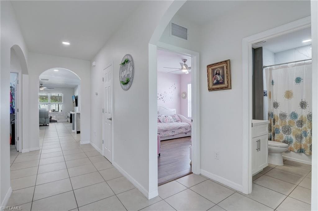 1626 6th Ave, Cape Coral, FL 33991-4