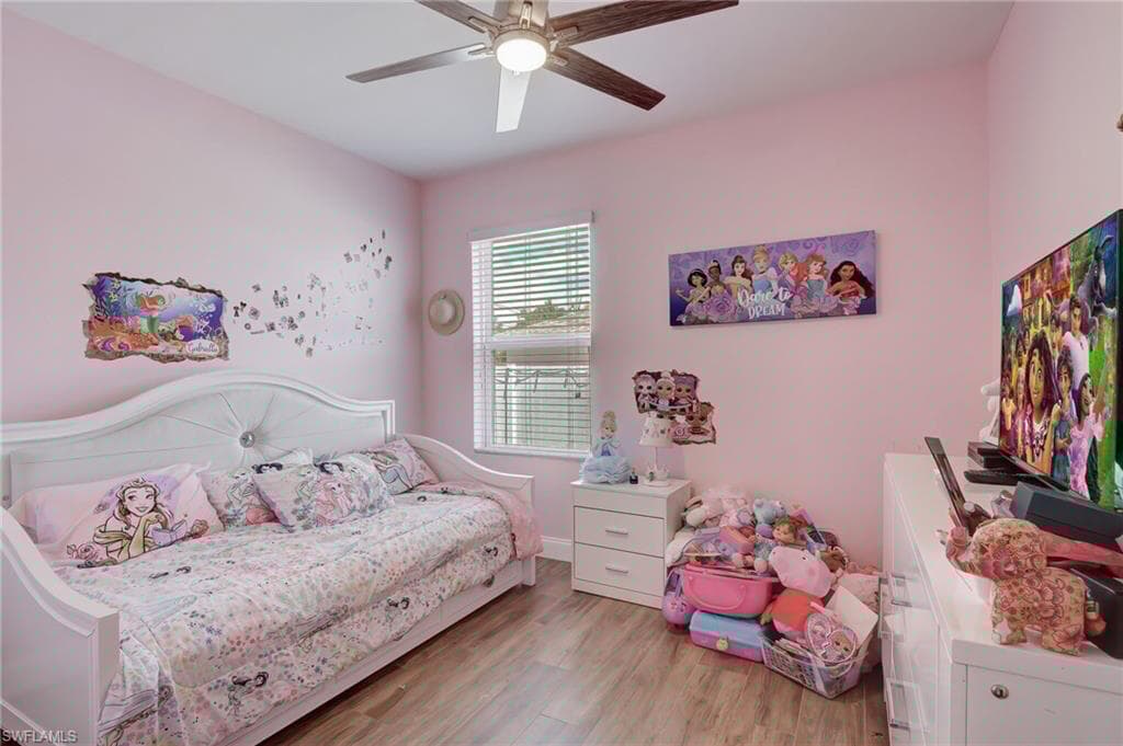 1626 6th Ave, Cape Coral, FL 33991-8