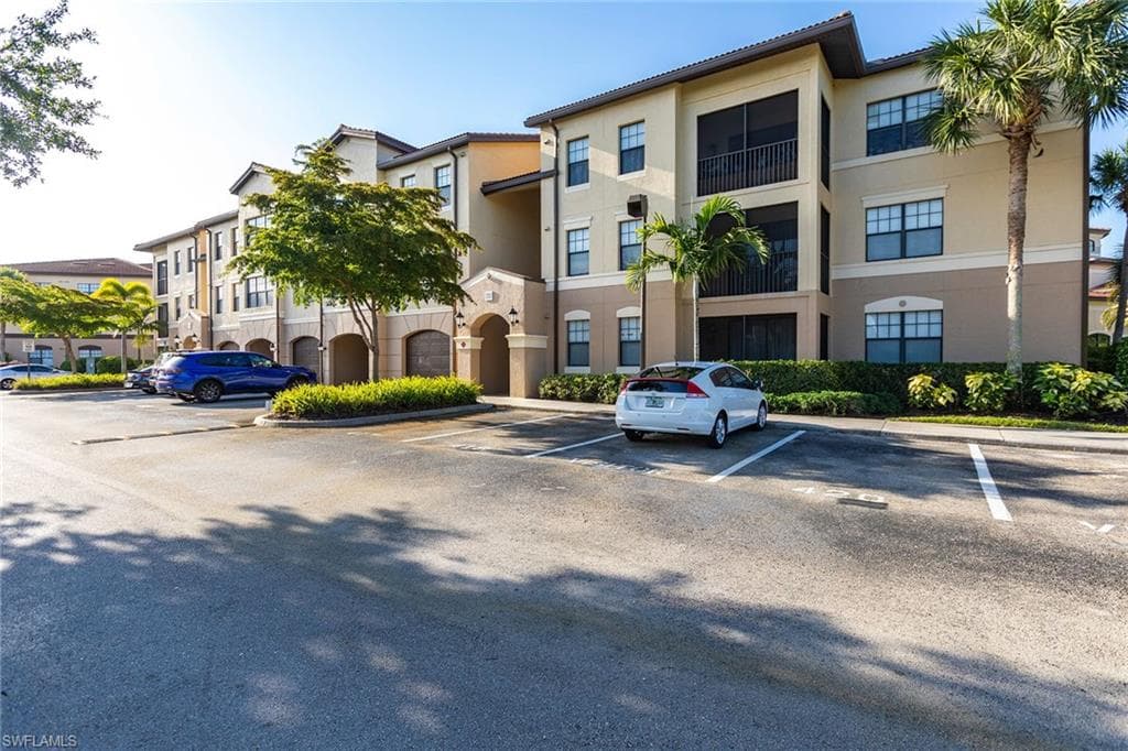 12920 Positano Cir 104, Naples, FL 34105-35