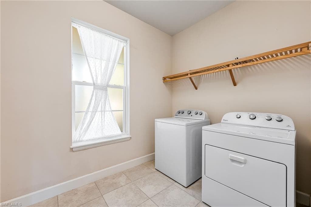 14653 Tropical Dr, Naples, FL 34114-33