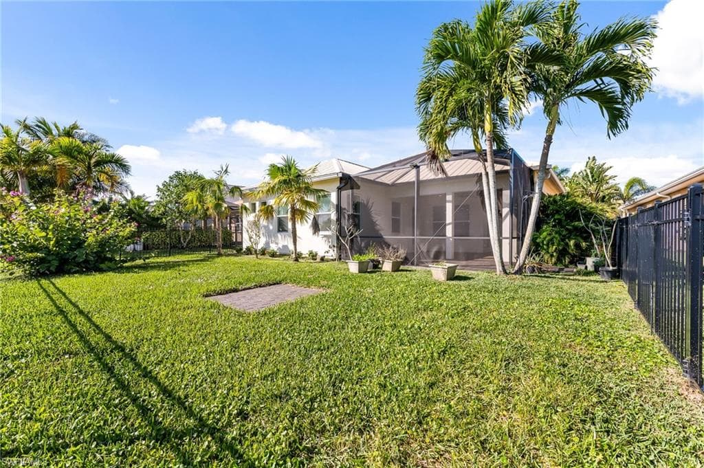 14653 Tropical Dr, Naples, FL 34114-39