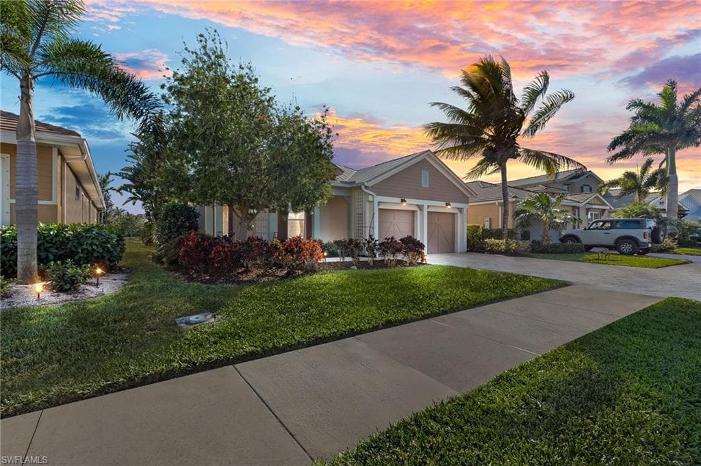 14653 Tropical Dr, Naples, FL 34114-4