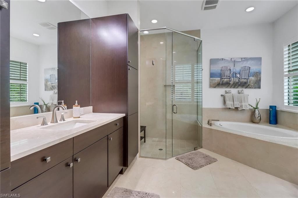 5166 Andros Dr, Naples, FL 34113-18