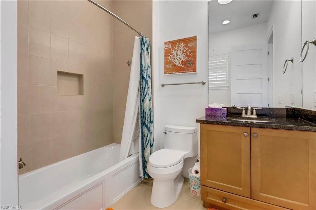 5166 Andros Dr, Naples, FL 34113-27