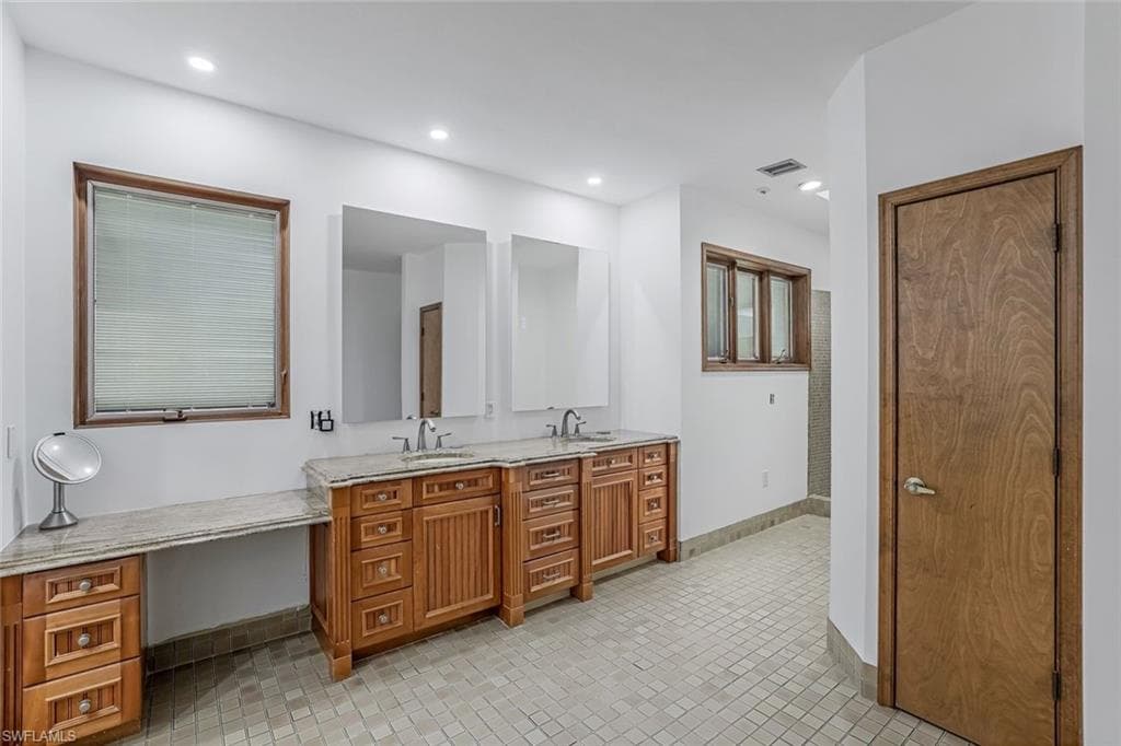 5752 Bur Oaks Ln, Naples, FL 34119-15