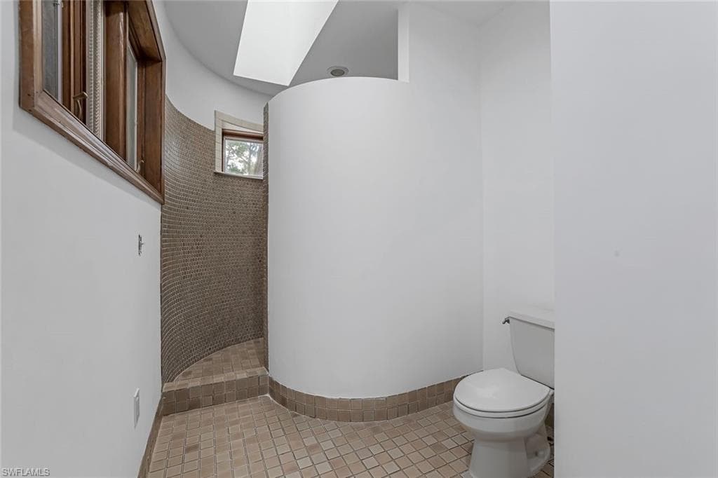 5752 Bur Oaks Ln, Naples, FL 34119-16