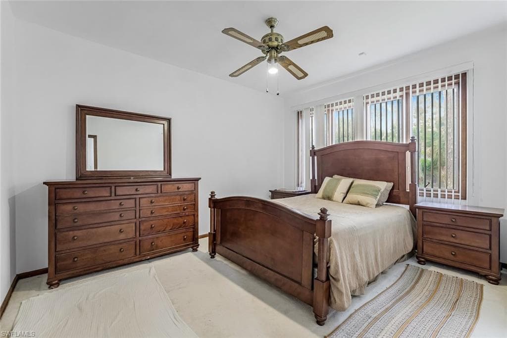 5752 Bur Oaks Ln, Naples, FL 34119-17